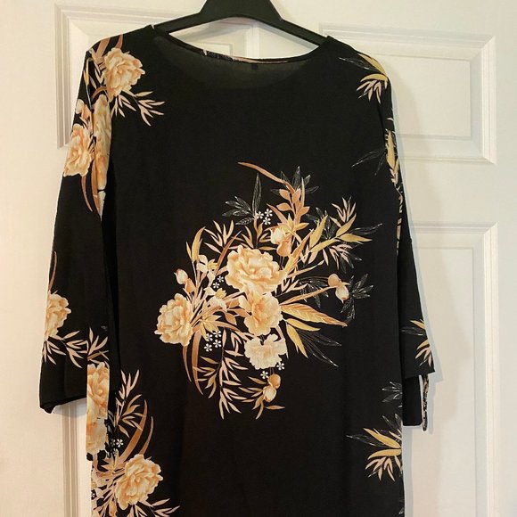 VENUS - Picture 3 of 5